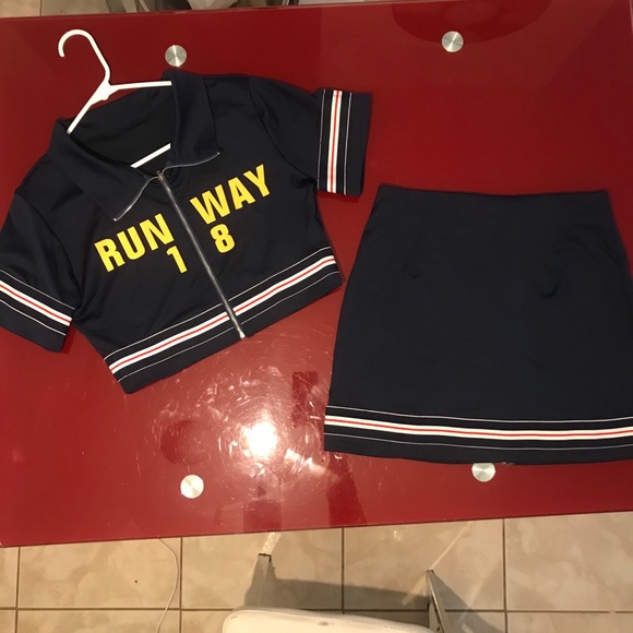 Runaway 18 Set - Picture 9 of 10